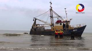 21 Mei 2014 Viskotter op het strand tussen Wassenaar en Katwijk [upl. by Draner]