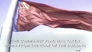 The Replacement of the Flag of RSFSR on August Coup 22 August 1991 Russian Anthem Patriotic Song [upl. by Margarette]