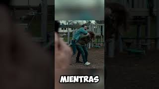 Una mujer controla un monstruo de forma remota para evitar un 😱 desastre peliculascoreanas resumen [upl. by Jaymie]