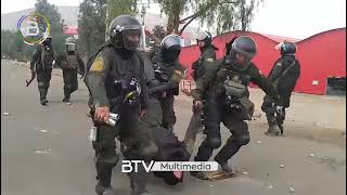 Siete policías resultaron heridos por acciones violentas de bloqueadores en Parotani Cochabamba [upl. by Ordep919]