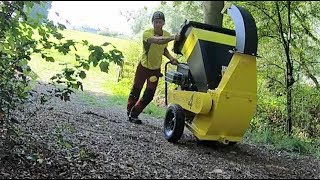 Demo of how to use Haecksler 4 18HP wood chipper with Easy Rider support wheel [upl. by Lemra7]