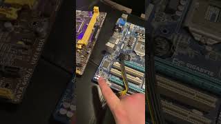 can a 4pin cpu connector use a 8pin motherboard [upl. by Admama]