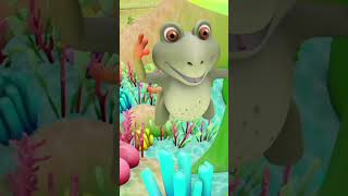 Cinco Pequenos Sapos Salpicados Shorts Music Cartoon FiveLittleFrogs Kids [upl. by Yeliah525]