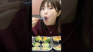 【ASMR】韓国出前でキンパとタッカンジョン食べる。ご飯少ない具材たっぷりキンパ美味し過ぎ。 [upl. by Ambur]