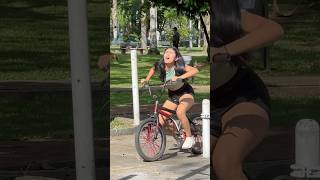 La bici 🚲 de la felicidad 😆😀feliz🤣broma de humor [upl. by Ldnek]