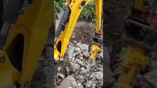 Minibagger Wacker Neuson mit Abbruchhammer asmr sound [upl. by Eirb]