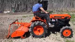 Mini tractor Kubota B7000 con rotovator [upl. by Enilasor985]