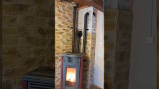 Piec na pellet  3 wentylatory DGP Ravelli Rc120 Touch kominek pellet home fireplace [upl. by Gerius]