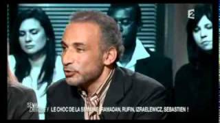 Toute la table contre lui Mais tout le monde est remit à ça place TARIQ RAMADAN [upl. by Yenahteb]