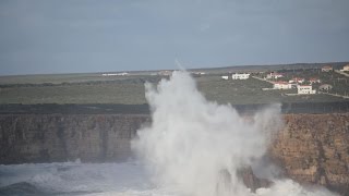 Sagres hohe Wellen Huge waves in Sagres [upl. by Inalaeham]