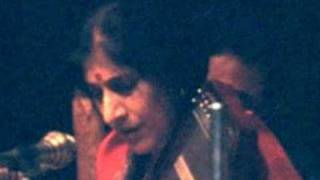 Kishori Amonkar sings quotRang So Rang Milaayequot [upl. by Suoicerpal]