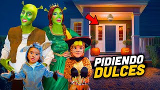 Pidiendo HALLOWEEN Disfrazados de SHREK [upl. by Gnem422]