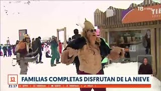 Familias completas disfrutan de la nieve en Farellones [upl. by Absa417]