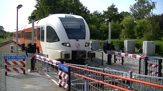 Spoorwegovergang Harlingen  Dutch railroad crossing [upl. by Htenywg]