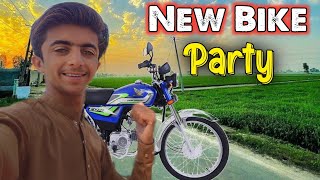 Shahzad Bhai Ne New Bike Le Li 🥰  New Bike Ke Khushi Me WBande Ne Pant Me Soso Kr Diya 😅 [upl. by Aititil]