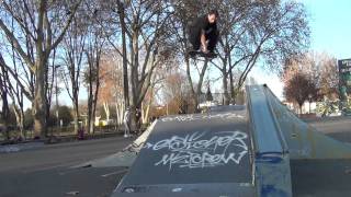 Skatepark Saintes  Nouvelle fresque [upl. by Islek]