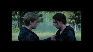 Peeta y Katniss escenas juntos Los trágicos amantes del 12 [upl. by Ahsinor31]