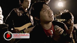 Wali Band  Aku Sakit Official Music Video NAGASWARA music [upl. by Yerag]