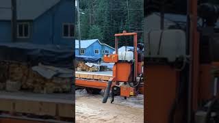 Getting it done on the sawmill woodmizer [upl. by Northey]