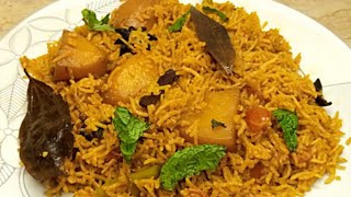 Mazedar Aloo Tahari Recipe  Delicious Aloo Pulao  Quick amp Easy  Alinas Kitchen [upl. by Ynaffet]