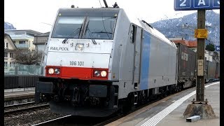 Viel Verkehr in Schwyz  Züge auf der GotthardbahnWinter 2017 [upl. by Jordanna504]