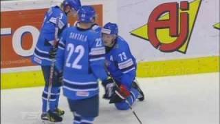 Ruutu With a World Class Dive  Finland Canada IIHF World Championships  May 4 2009 [upl. by Aohsoj293]