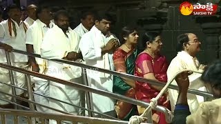 VIPs visits marks Vaikunta Ekadasi 2018 Celebrations at Tirumala  Watch Exclusive [upl. by Hulton]