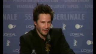 Keanu Reeves Speaks German Keanu spricht Deutsch Berlinale [upl. by Aurthur]