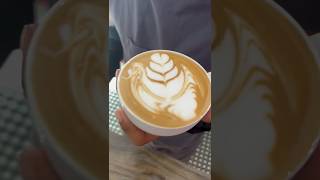 Inverted tulip swan 🦢🌷😱 coffeeart coffee tulip swan espresso latteart latte shorts reels [upl. by Pierrette]