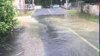 Les rues sont devenues des torrents au hameau de Beauronne à Chancelade [upl. by Derfliw]