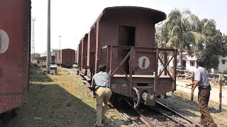 Metre Gauge Caboose Shunting at Badarpur February 26 2013 [upl. by Lebasy]