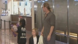 Brad Pitt and Angelina Jolie arrive with their children in Japan [upl. by Perreault]