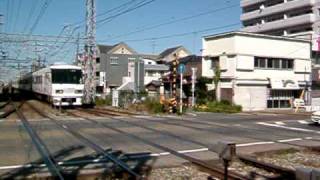 西鉄電車 ８０００系 特急 大牟田行き 【春日原駅・通過】 [upl. by Nodnerb]