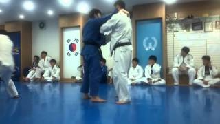 김성범유도관JUDO허벅다리후리기 교육중Uchi Mate [upl. by Cirtap]