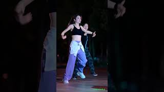 《最炫民族风》小雅 潮流广场舞 喜欢跳舞的一起来 dance 抖音 翻唱 抖音 翻唱 音樂 音樂 舞蹈 douyin 舞蹈 音乐 跳舞 [upl. by Attenal]