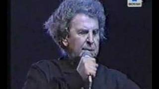 Mikis Theodorakis  Romiosini part 2 live [upl. by Ylhsa550]