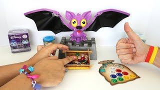 TotoyKids Jugando con El Murciélago Vampirito Niños contra Niñas Quién Ganará [upl. by Ahsaela557]