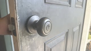 What the Kwikset Juno Entry Door Knob with Lock and Key looks like on our door [upl. by Nevah927]