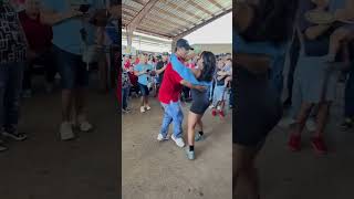 Bailecito en la pulga más viral de Texas en TX youtubeshortsvideo baile dancemusic lapulga [upl. by Shimberg]