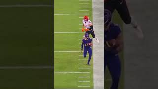 TYLAN WALLACE STIFF ARMED 2 PEOPLE ravens shorts [upl. by Previdi]