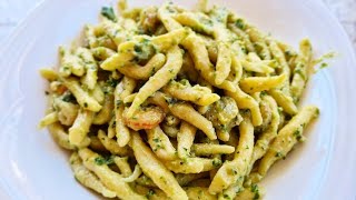 TROFIE AL PESTO DI ZUCCHINE E GAMBERETTI  ricetta estiva mare e montifacilissima [upl. by Ayanaj545]