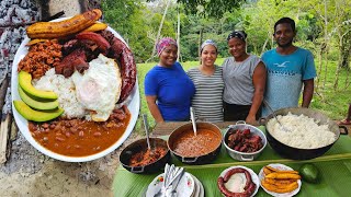 Bandeja Paisa A La Leña I Comida Típica La vida del campo [upl. by Erdnaek331]