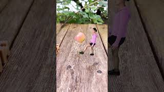 The miniature scene of Lilliput begins to store giant apples Miniature scene extremely comfort [upl. by Tebzil]