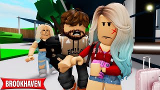 I LEFT MY STRICT FAMILY TO BECOME FAMOUS ROBLOX MOVIE CoxoSparkle [upl. by Mode]