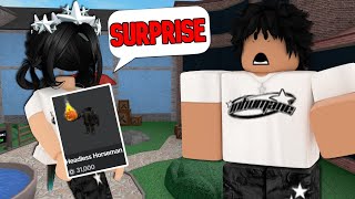 I SURPRISED My BOY BEST FRIEND With HEADLESS In MM2 Murder Mystery 2 [upl. by Sedberry67]