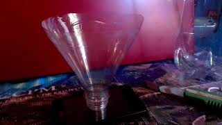 Como hacer un proyector de holograma con una botella de plastico [upl. by Samp598]