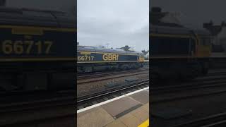 Class 66 66717 ‘good old boy’ passing through tonbridge station [upl. by Ev]