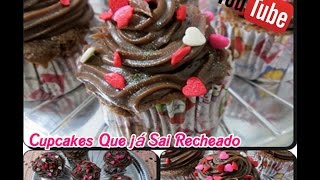 Cupcakes que já sai Recheado do Forno [upl. by Ahsitel76]