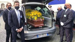 A Roma i funerali di Monica Vitti alla Chiesa degli Artisti [upl. by Hcib]