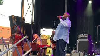 Sugaray Rayford w Kat Riggins LIVE at WC Handy Blues amp BBQ Festival 2022  Queen Bee [upl. by Schwejda]